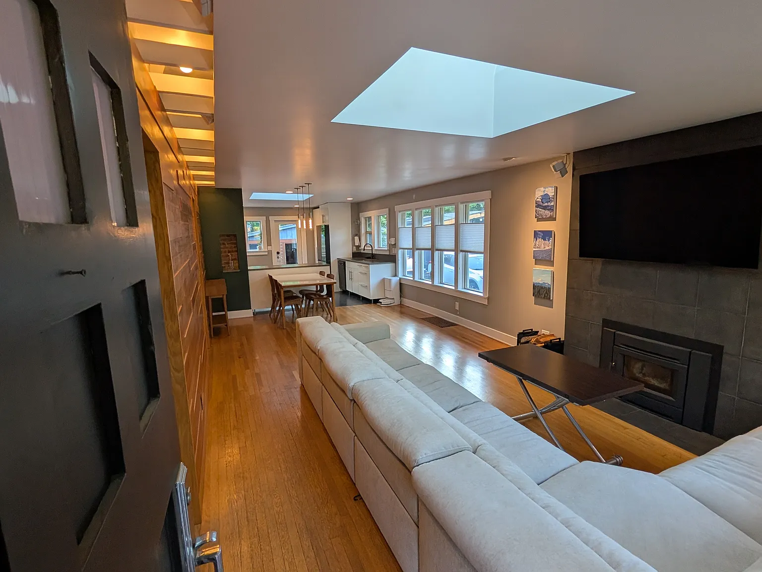 3 bed, 1350 sqft, $4,100 — Photo 3