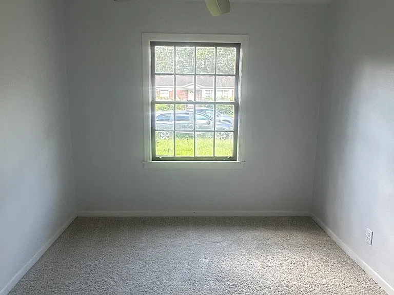3052 Kendale Dr — Photo 11