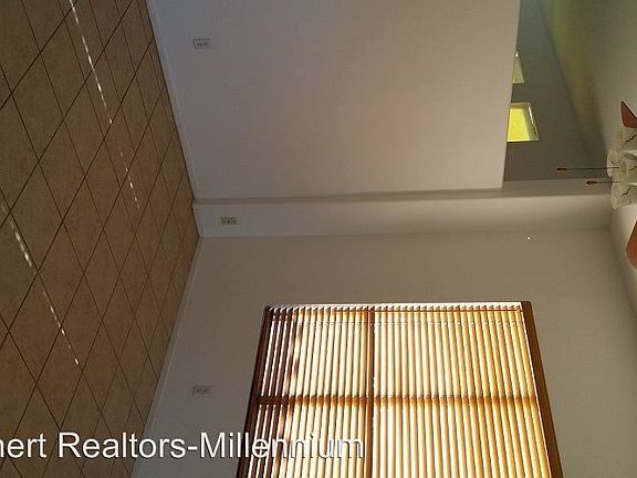 2nd image of 1558 Livingston Dr