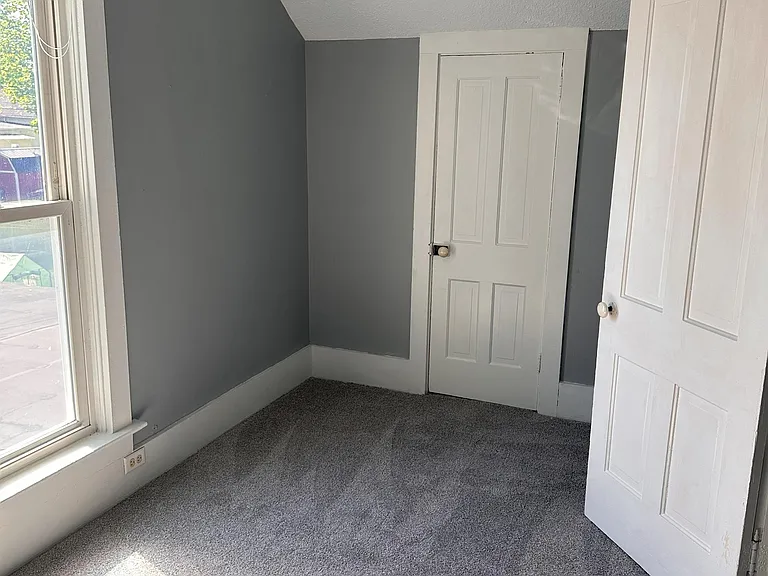 506 N York St — Photo 14