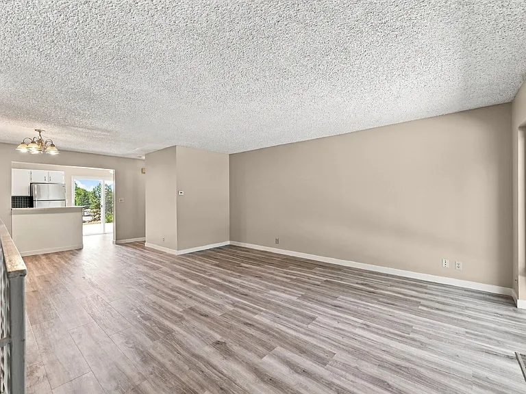 4346 W Pondview Dr — Photo 3