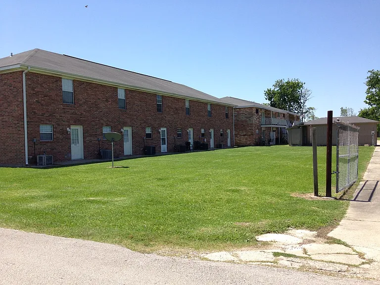 116 Nederland Ave — Photo 2