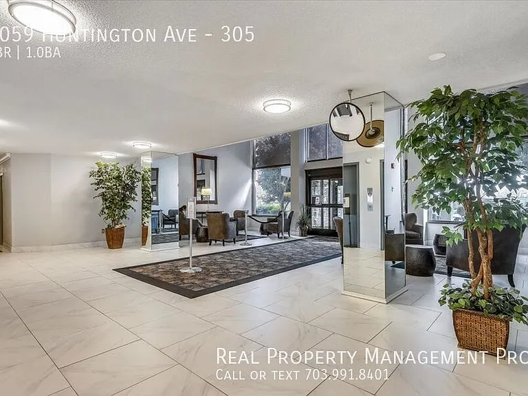 2059 Huntington Ave #305 — Photo 3