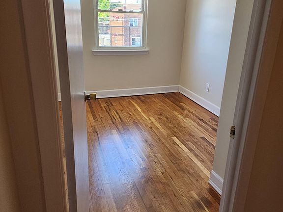 5th image of 3933 Barnes Ave #2