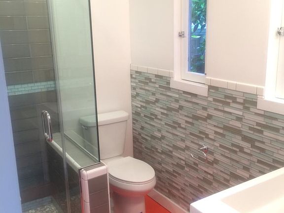 2nd image of 2469 1/2 Cheremoya Ave