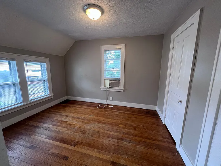 1140 Fremont Ave NW — Photo 9