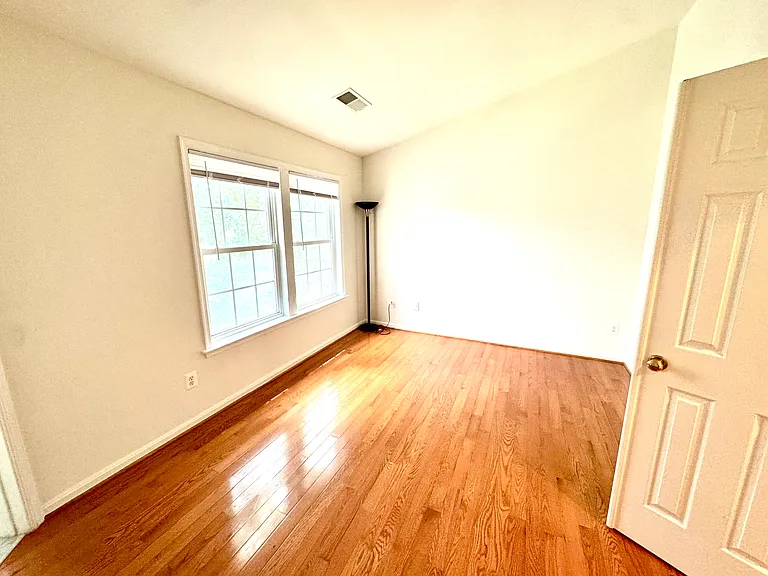 3381 Beechcliff Dr — Photo 18