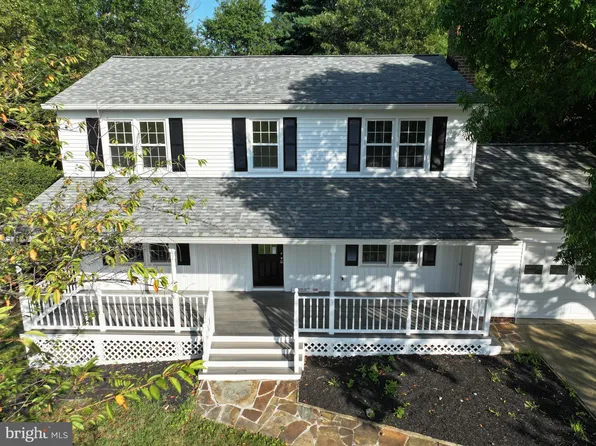 1545 Malvern Hill Pl, Herndon, VA 20170