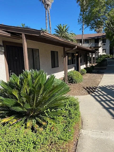 Building Photo - Mountain View Villas