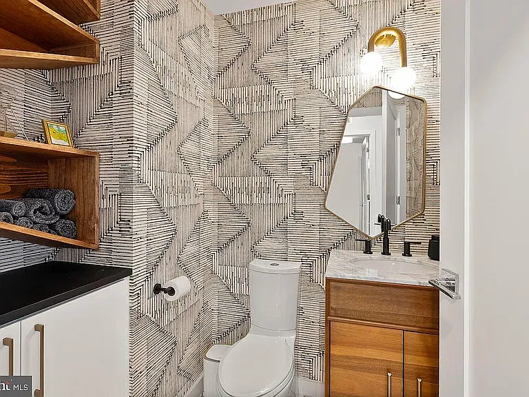 1211 Van St SE #Penthouse 4 — Photo 17