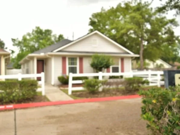 9902 Farrell Dr, Houston, TX 77070
