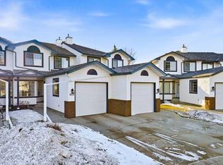 603 N Citadel Ter NW, Calgary, AB T3G3X3