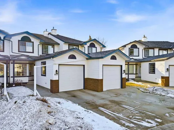 603 N Citadel Ter NW, Calgary, AB T3G 3X3