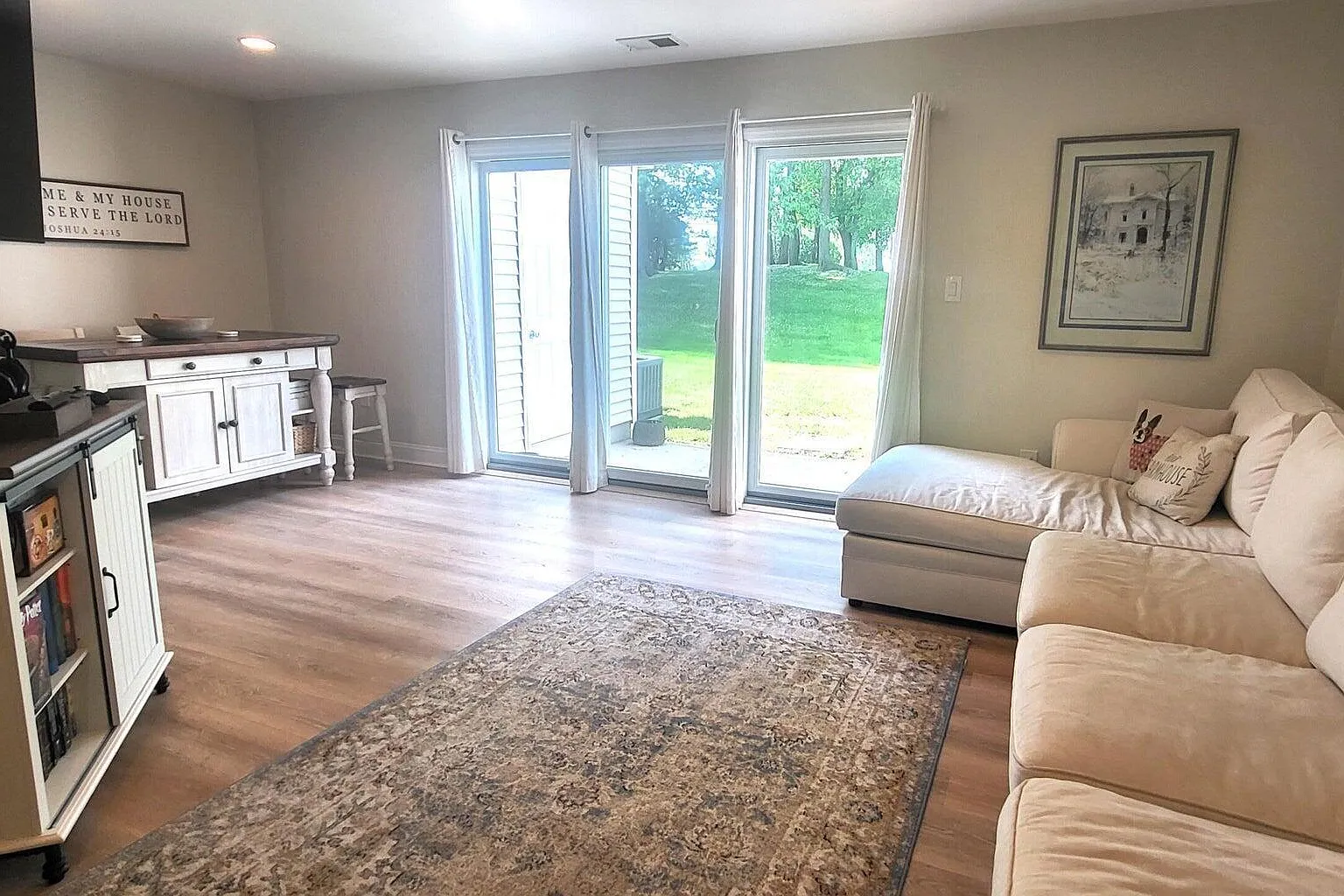 2 bed, 2.5 bath, 1298 sqft, $3,850 — Photo 2