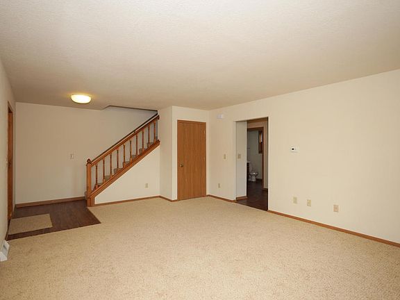 3rd image of 1616 N Grandview Blvd
