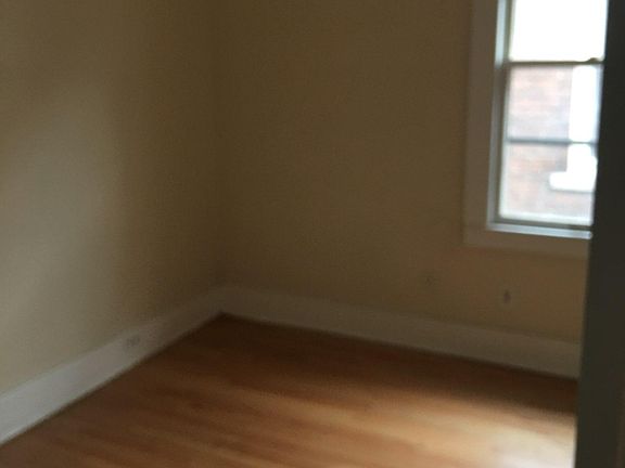 5th image of 849 Ashland St #1
