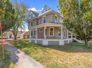 327 E Washington St, Washington, IA 52353