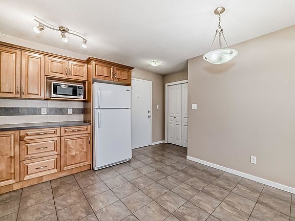4th image of 11827 105th St NW #104