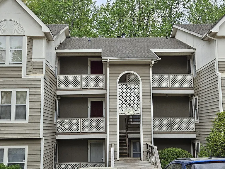 1004 Brookhollow Dr #2 — Photo 1