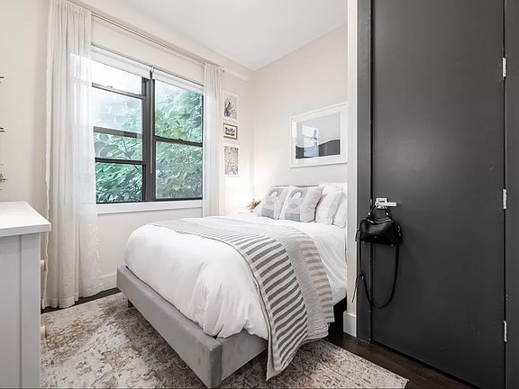3rd image of 441 Franklin Ave #2R