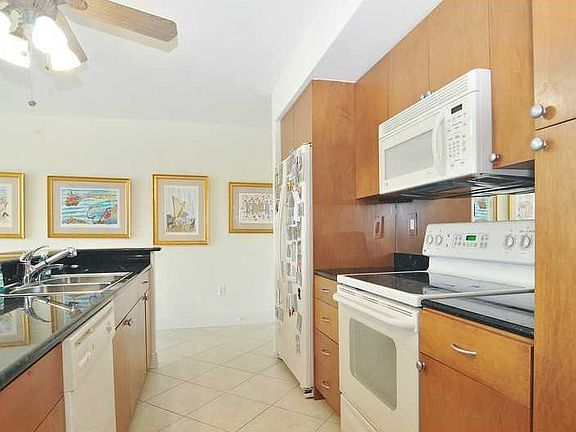 4th image of 10350 W Bay Harbor Dr APT 2G