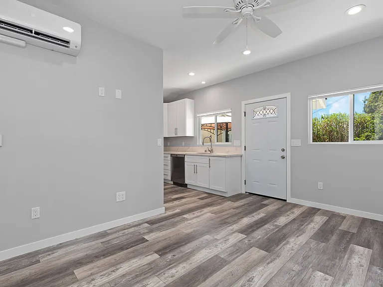 831 E Hoover Ave — Photo 49