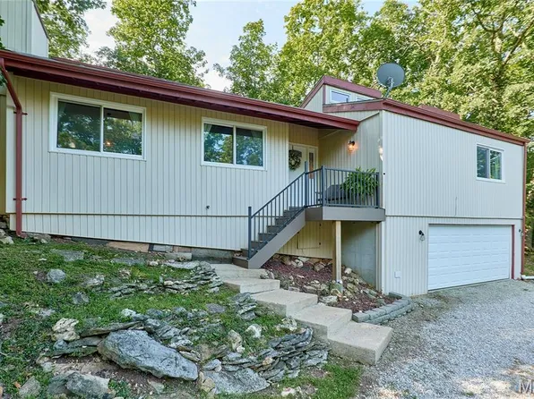 1015 Lancaster Way, Lake Sherwood, MO 63357