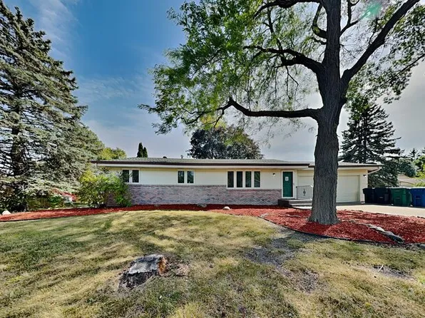 11811 65th Pl N, Maple Grove, MN 55369