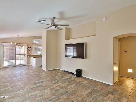 3rd image of 3919 E ROSEMONTE Drive
