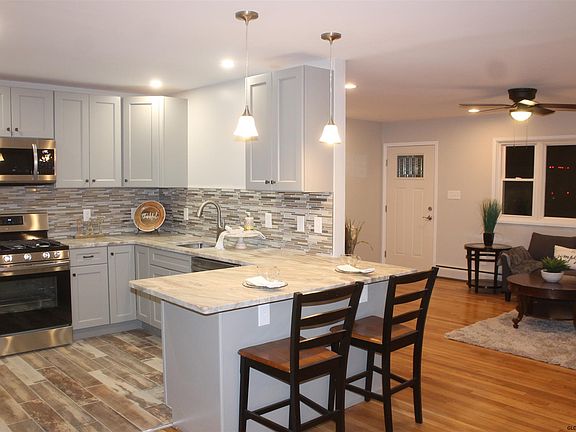 5th image of 75 Clifton St