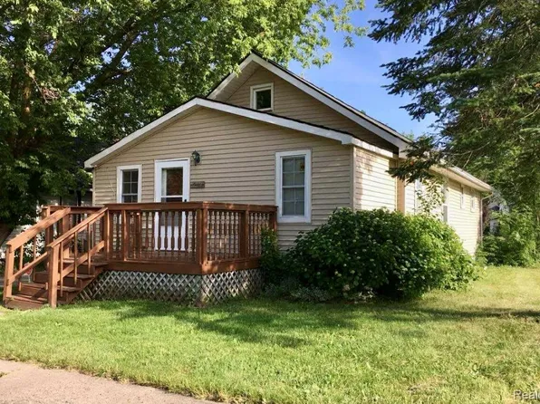 205 Hughes Ave, Pontiac, MI 48341