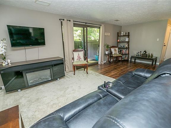 5th image of 6850 Carriage Hill Dr APT 50