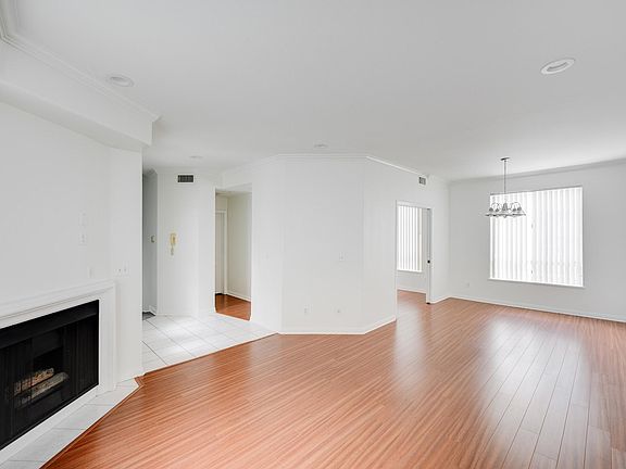 5th image of 2319 Mira Vista Ave APT C