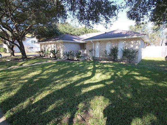 2nd image of 22438 Deville Dr