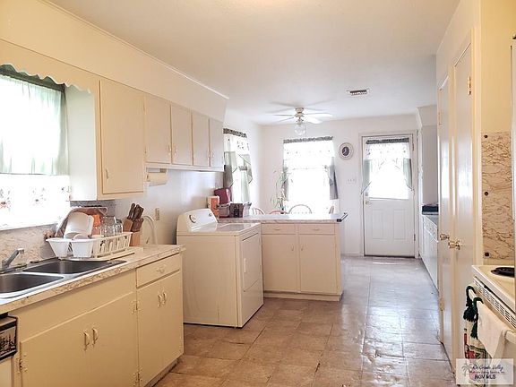 5th image of 818 N B St