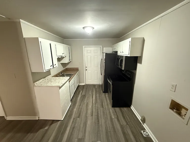 3015 Batavia St #2 — Photo 3