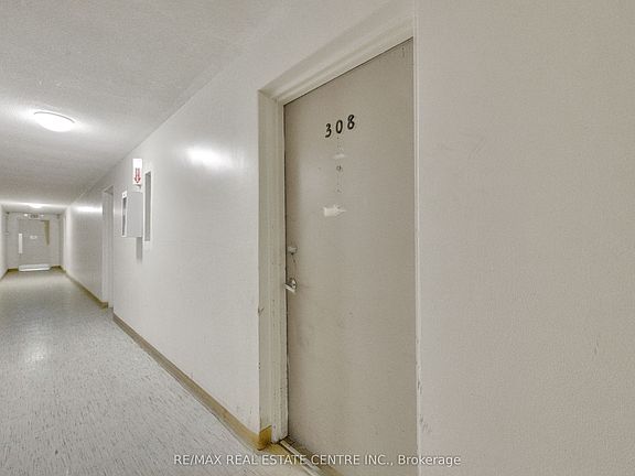 3rd image of 1172 Hamilton Rd #308