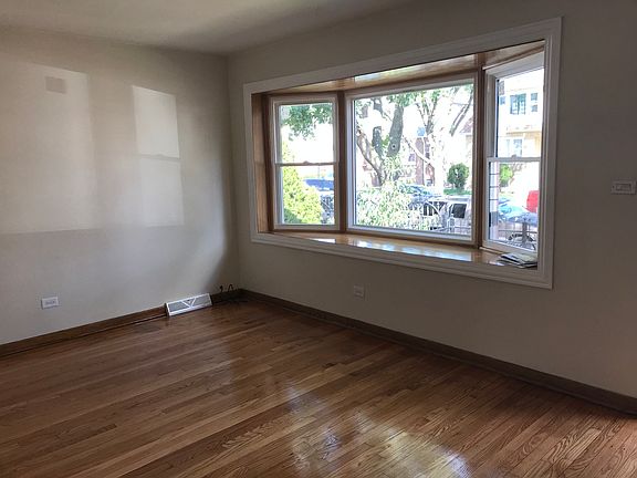 2nd image of 2052 N Lockwood Ave