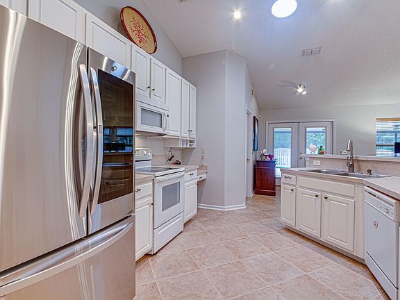 3rd image of 9665 Causeway Pl