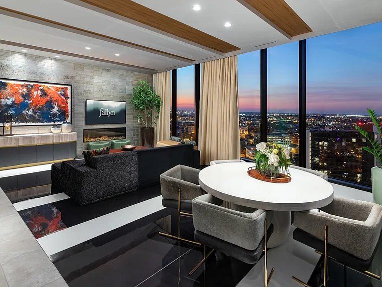 Penthouse Lounge with Spectacular City Views