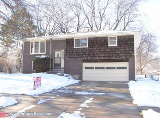 709 Smoky Hill Rd, Lincoln, NE 68520