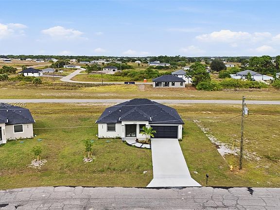 3rd image of 9027 Bamboo Cir