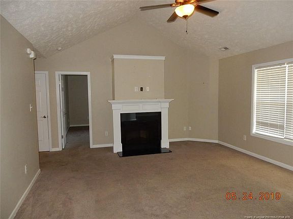 3rd image of 1107 Legend Creek Dr