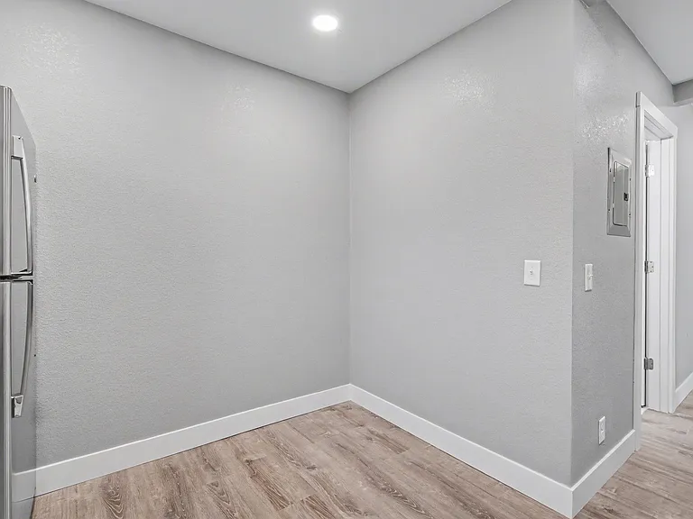 16175 10th Ave #6 — Photo 13