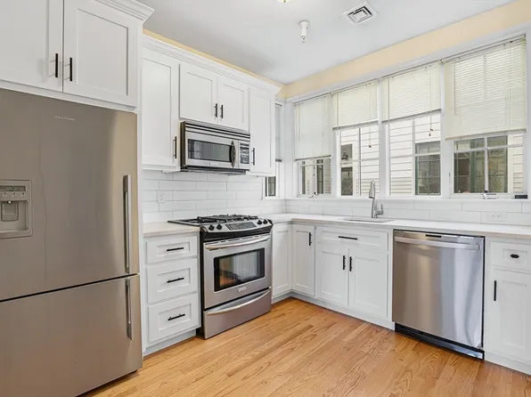 93 E Central St Unit 14, Natick, MA 01760