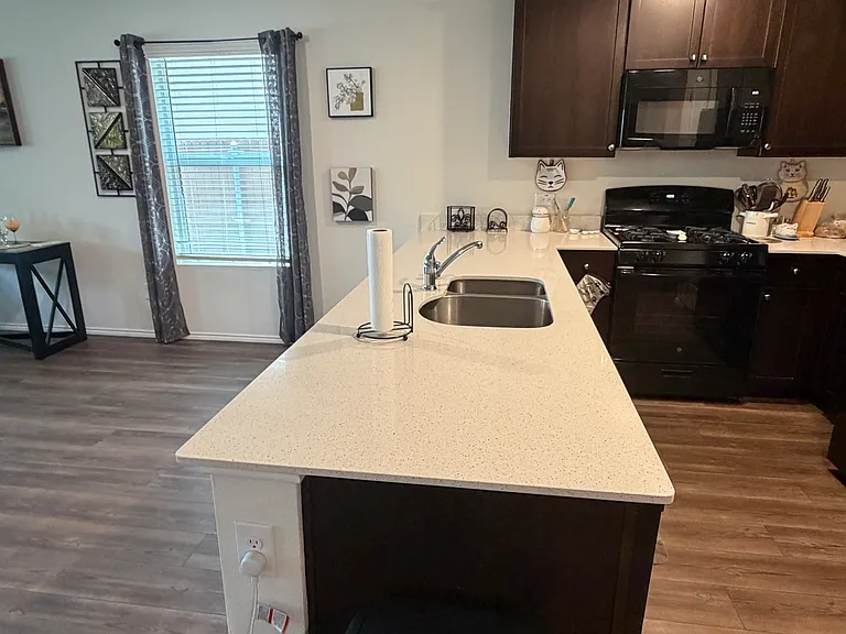 2910 Acacia Dr — Photo 7