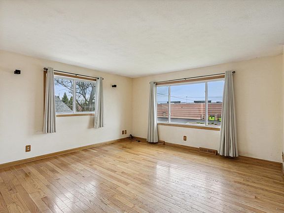 5th image of 829 Melbourne Ave