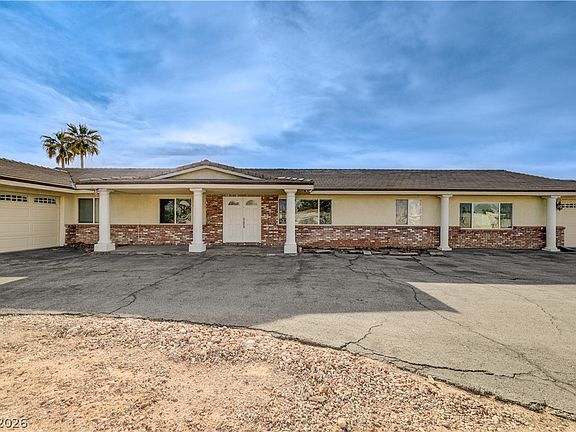 3rd image of 3015 El Camino Rd