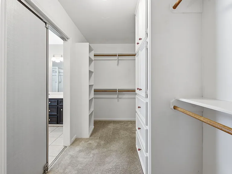 905 Winged Foot Dr — Photo 31