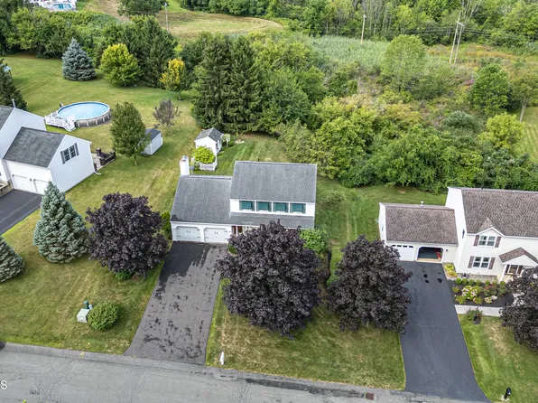 13 Lilac Lane, Latham, NY 12110